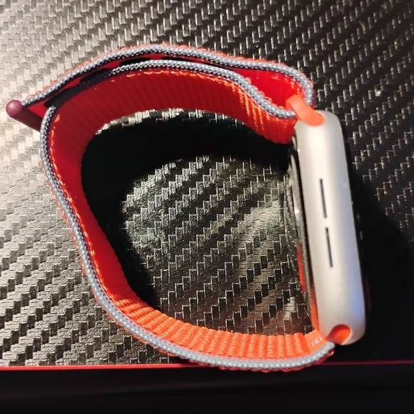 Apple watch series 4 - Picture 3 of 4